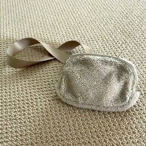 Lululemon Fleece Beltbag